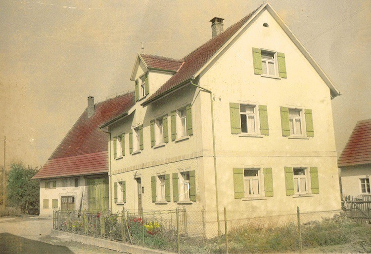 Haus-Alt-Dachrenovierung-Sanierung-Biberach